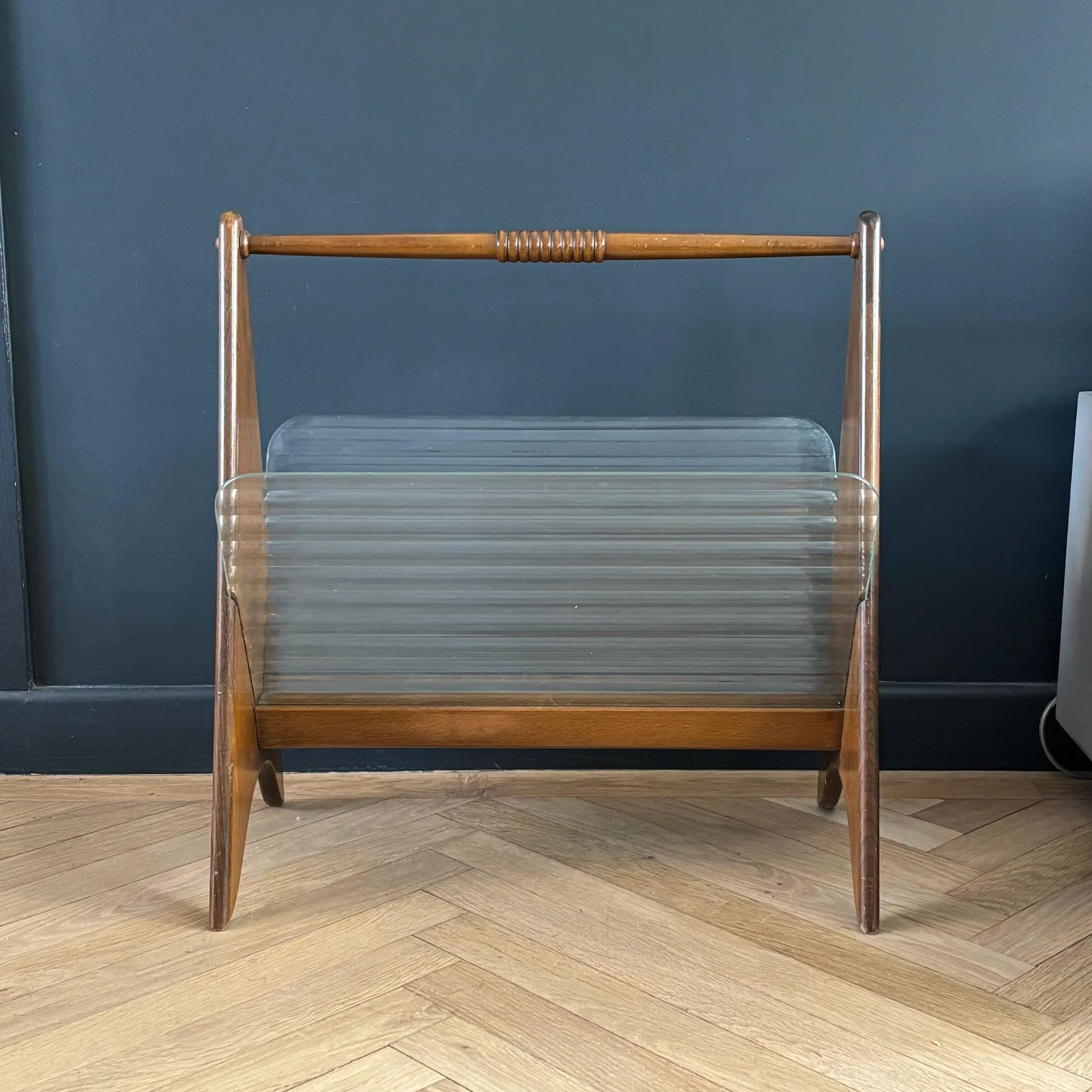 Canelé glass and wood magazine rack - 1950s