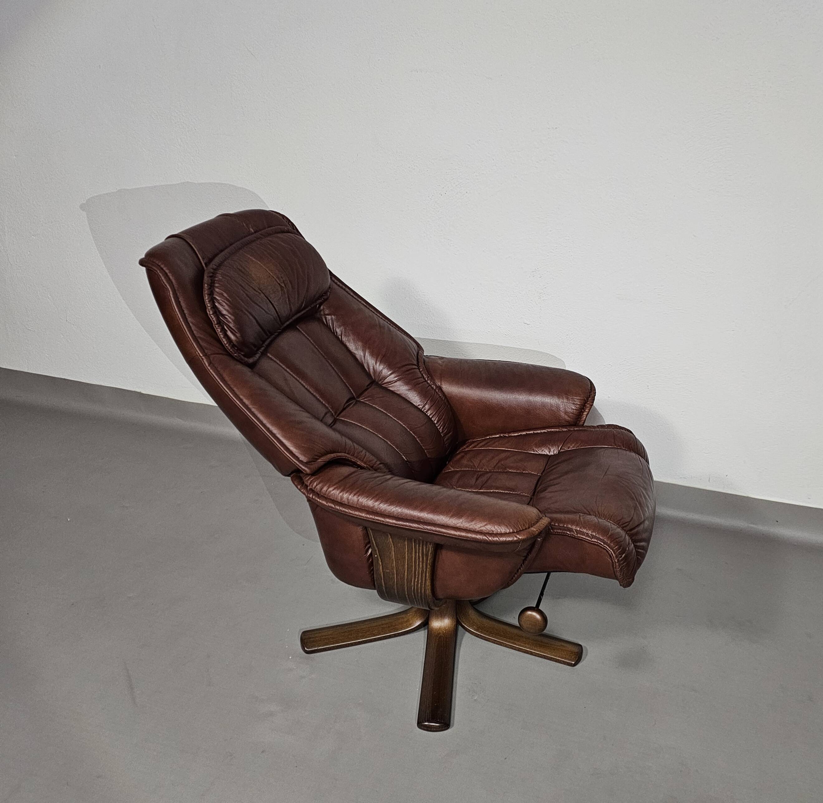 Relax / lounge chair / ottoman / Hjellegjerde Møbel / Sweden Recliner