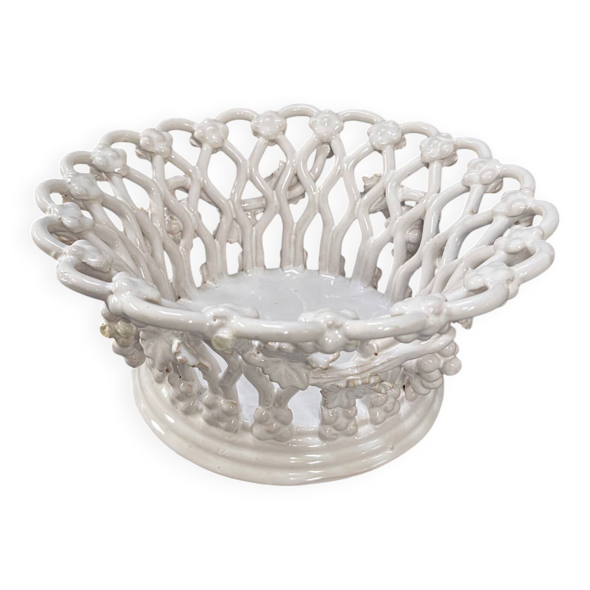 Woven ceramic fruit bowl