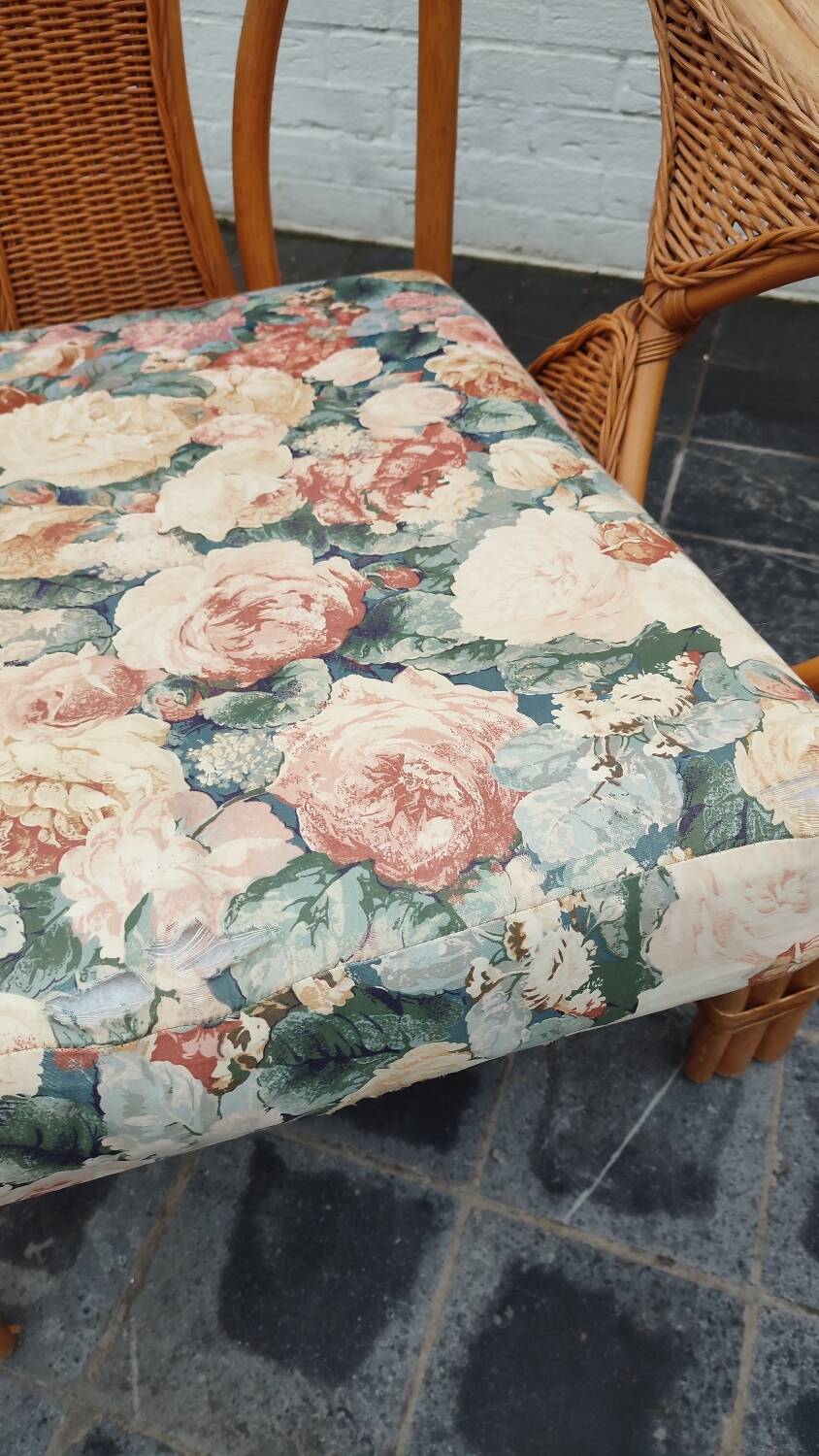 Set of 2 rattan armchairs with a bench.