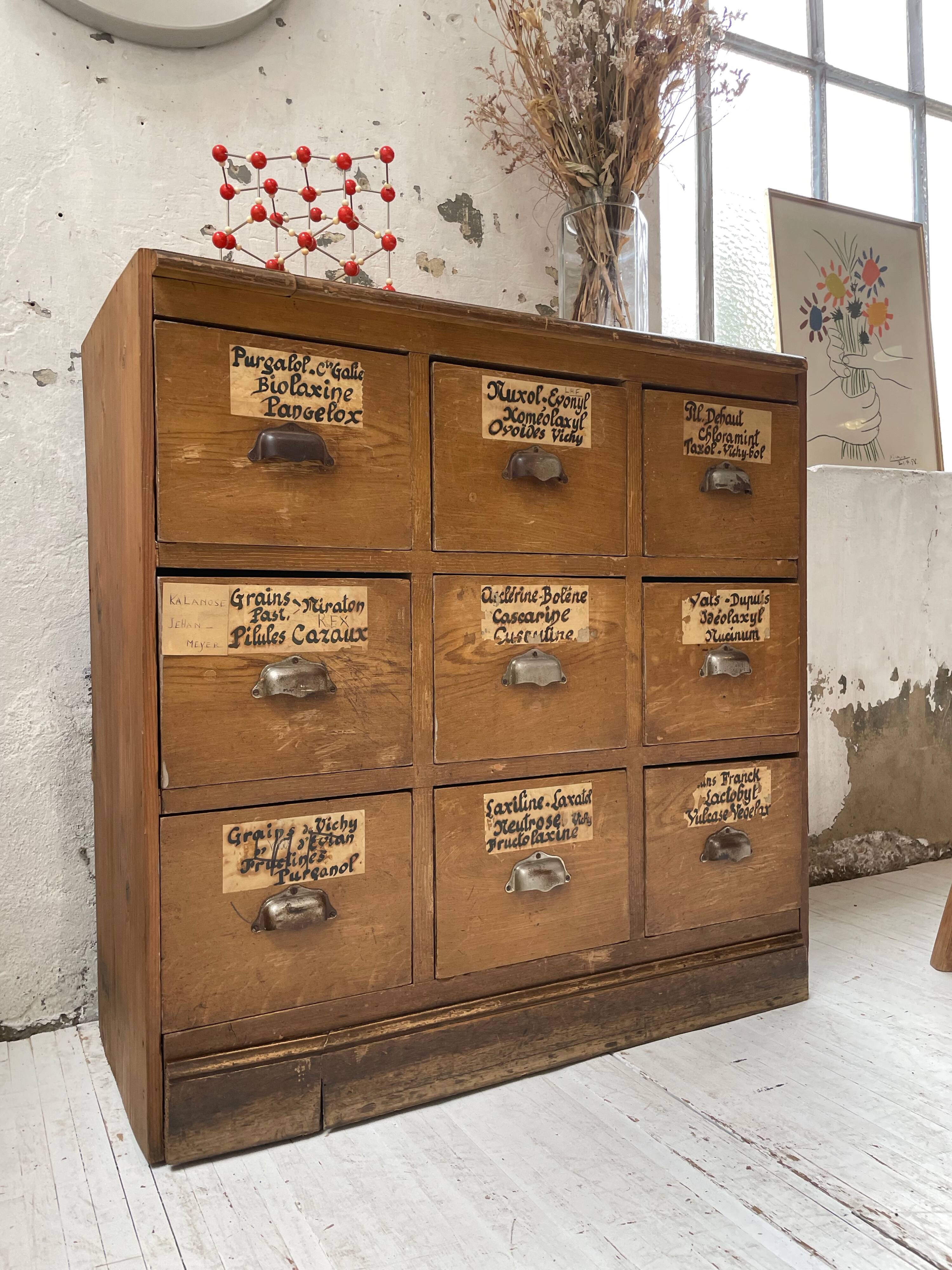 Meuble de métier à tiroirs pharmacie XIXème