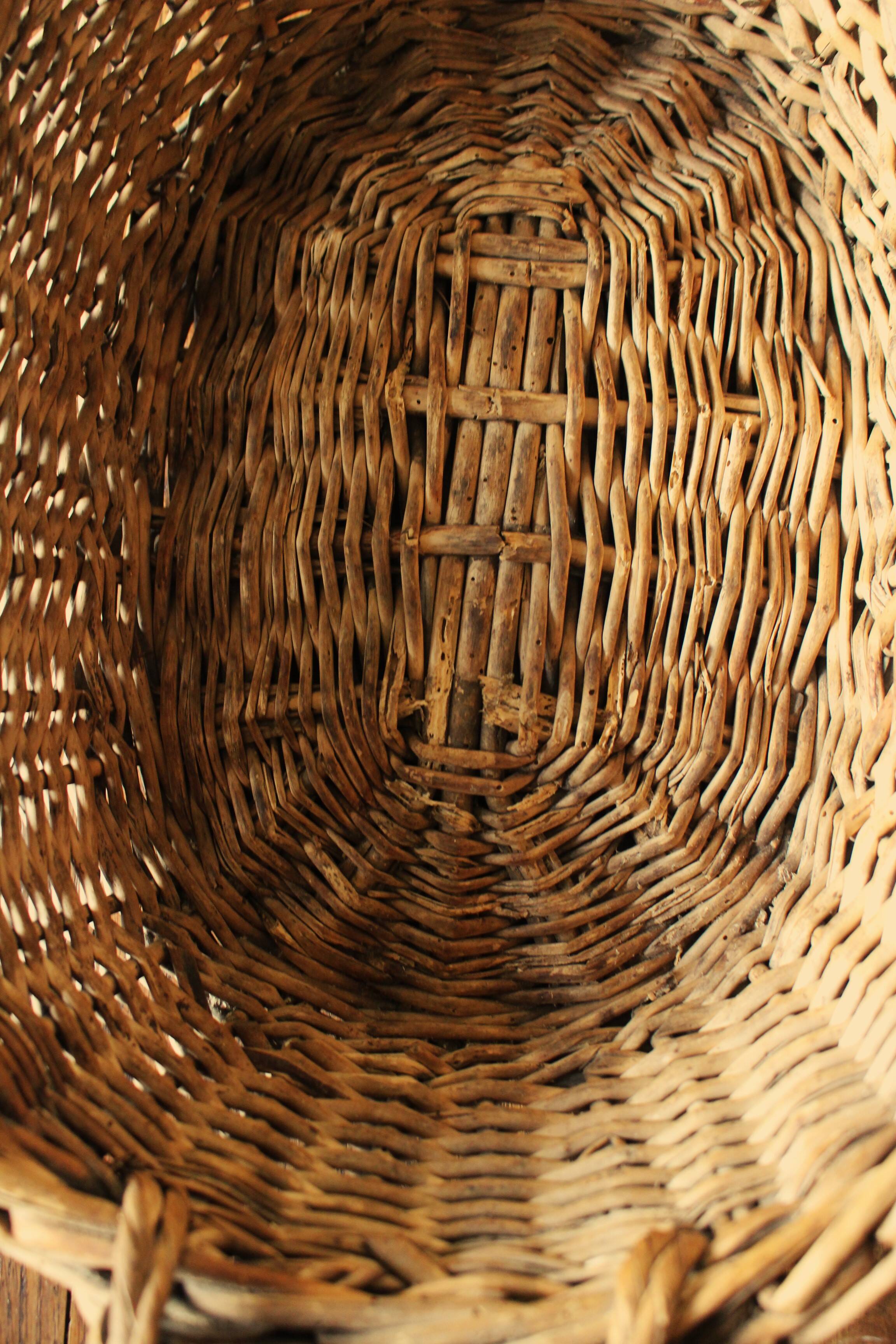 Wicker basket with two oval handles