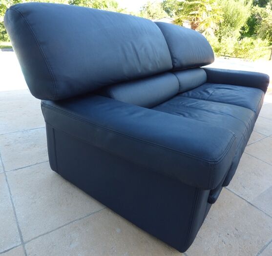 3-seater non-convertible sofa upholstered in navy blue leather – Very good condition