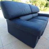 3-seater non-convertible sofa upholstered in navy blue leather – Very good condition