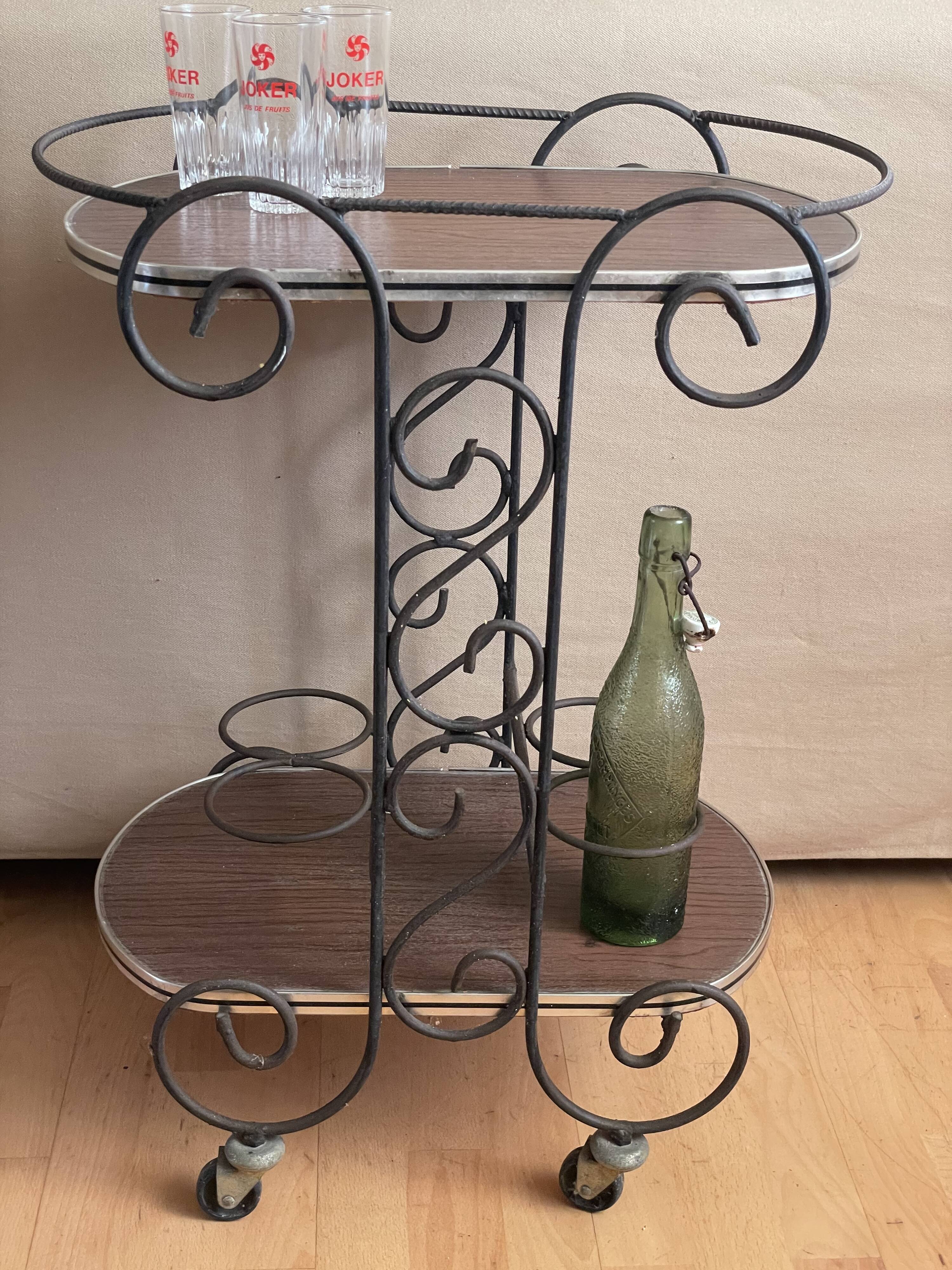 Table desserte à roulettes bar porte bouteilles fer forgé formica vintage
