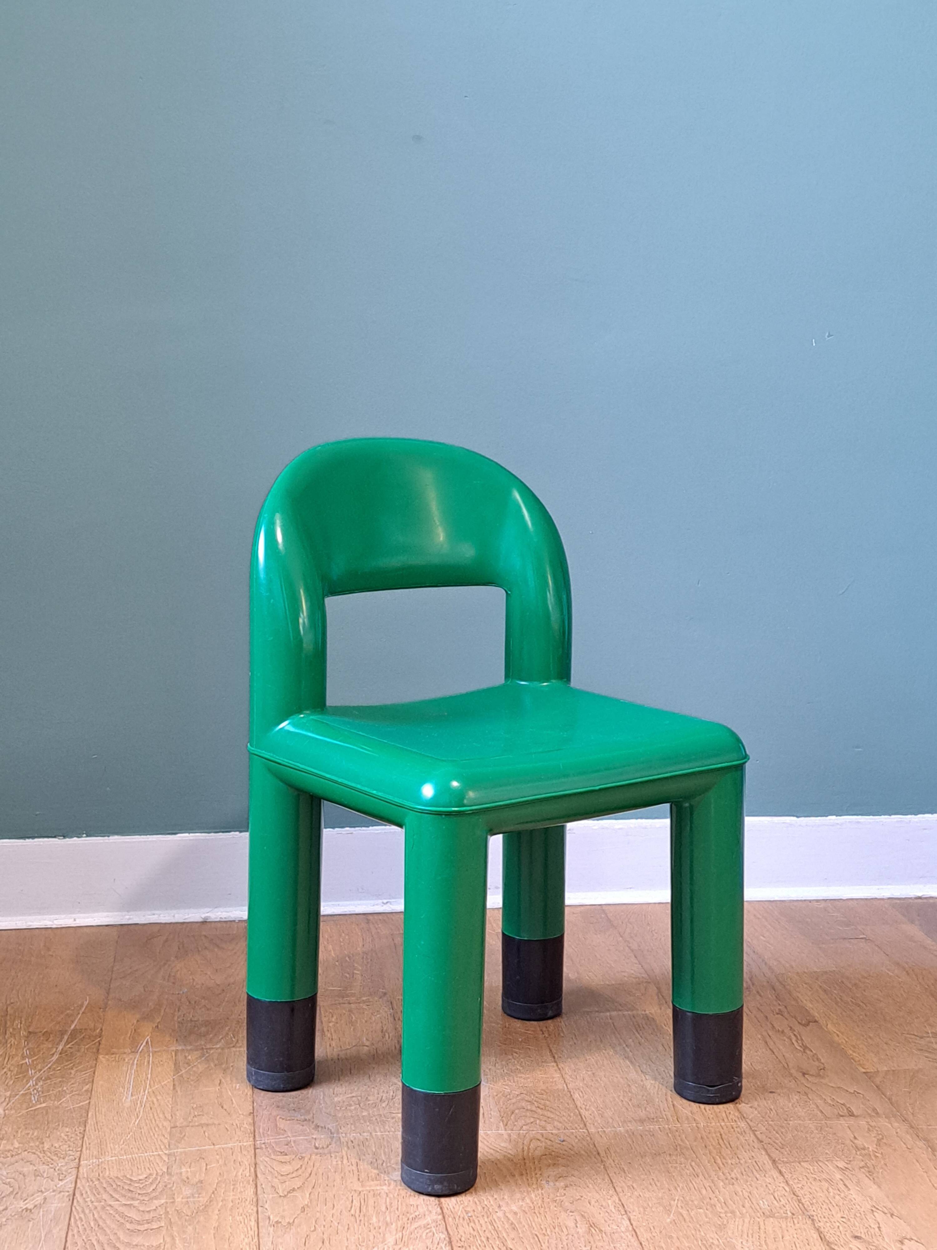 Chaise enfant design italien