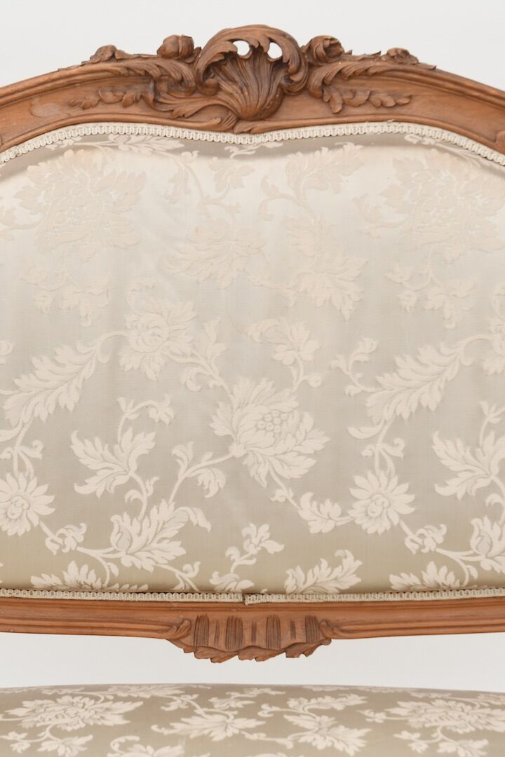 Mobilier de salon de style Louis XV