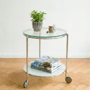 Desserte ronde / table d’appoint ou de lit — design Ehlen Johansson