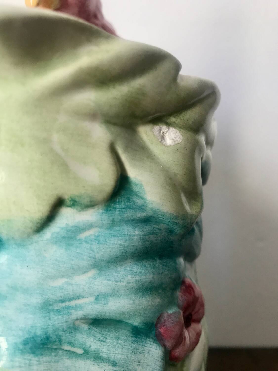 Parakeet pitcher in slip