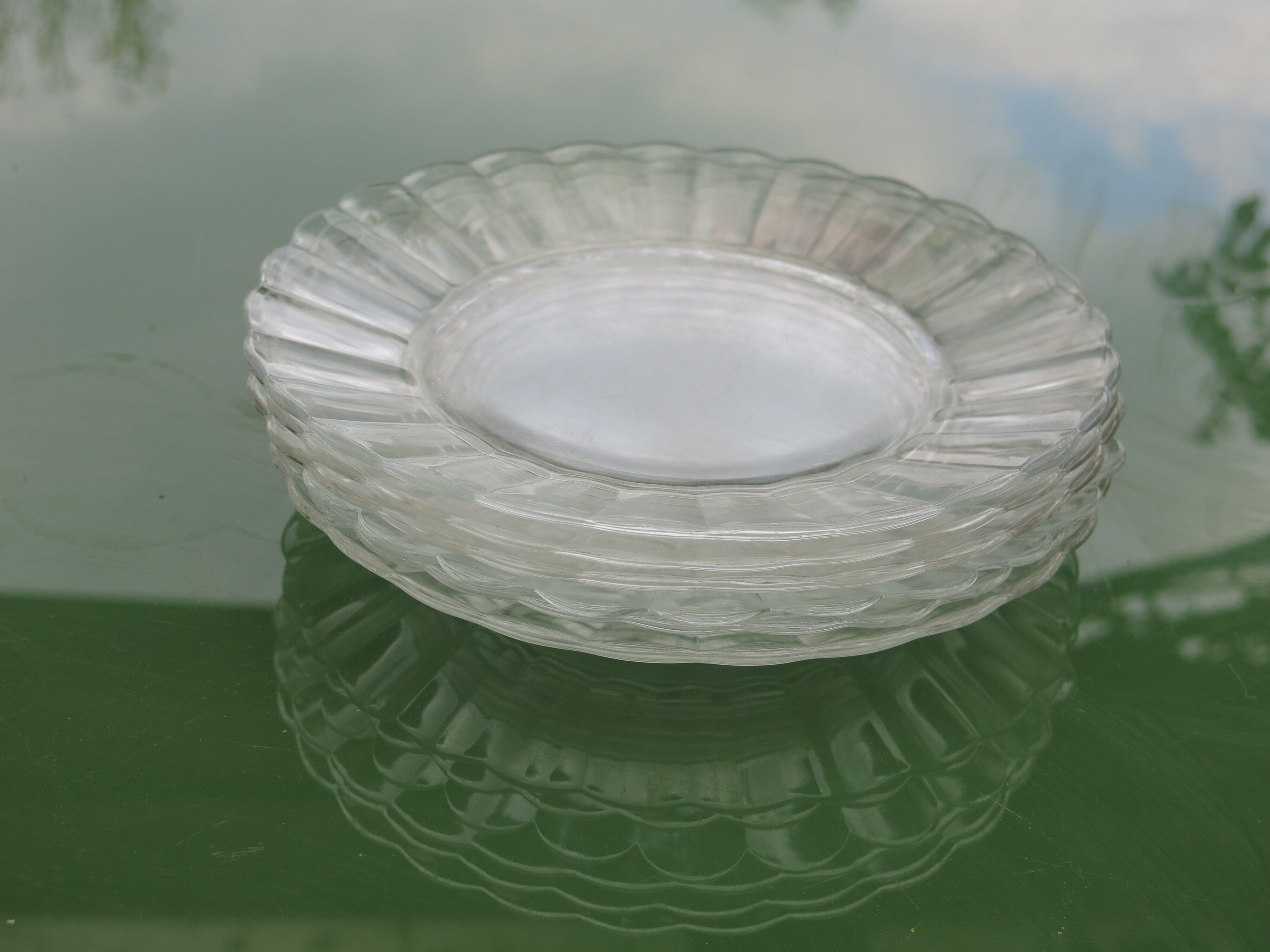 7 assiettes à dessert en verre Duralex modèle Marguerite, huile Lesieur vintage