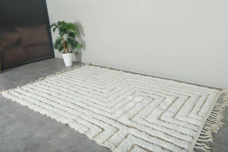 Pure natural wool Berber rug for your living room, size 150 x 250 cm.