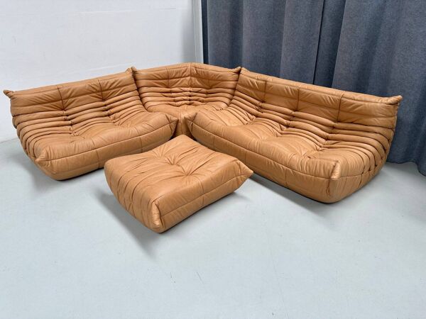 Ensemble de salon Togo en cuir marron camel français, attribué à Michel Ducaroy pour Ligne Roset, ensemble de 4 pièces