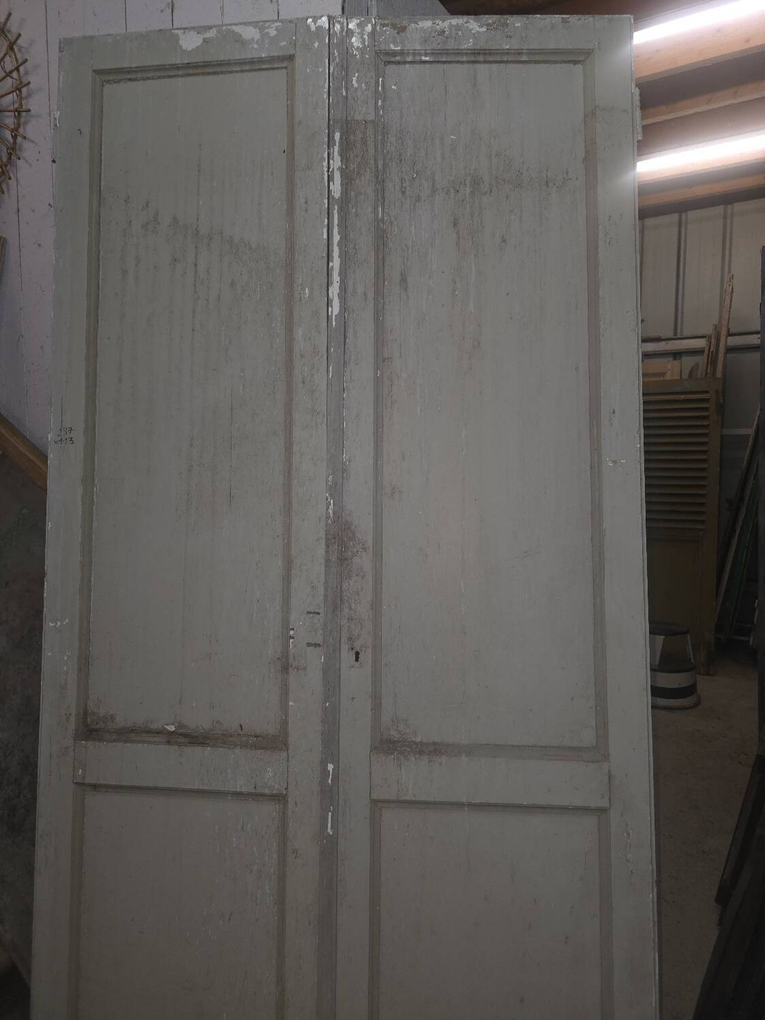 Anciennes portes double en sapin