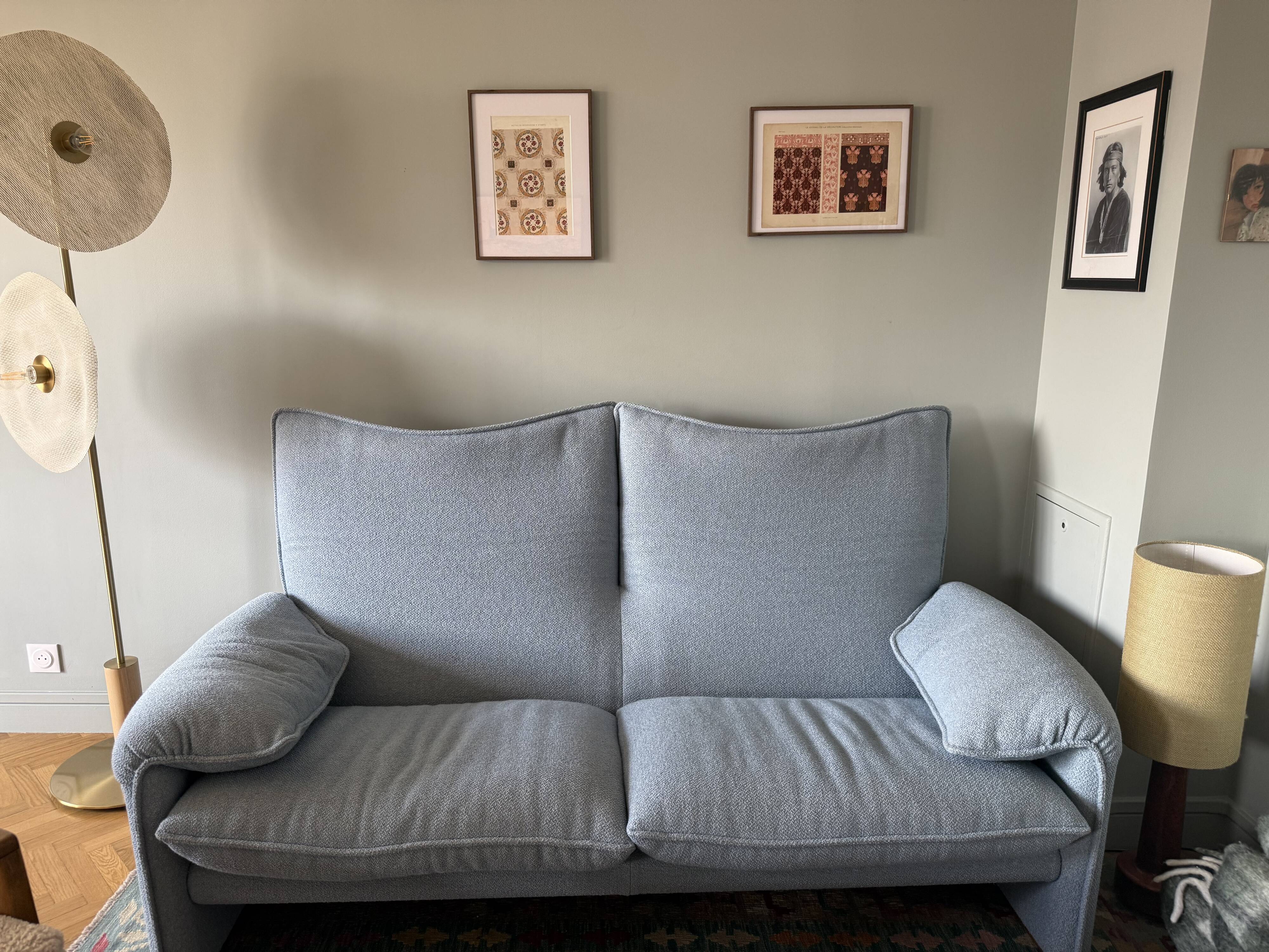 Sublime Maralunga sofa, perfect Cassina. Colour Cielo, boucle fabric.