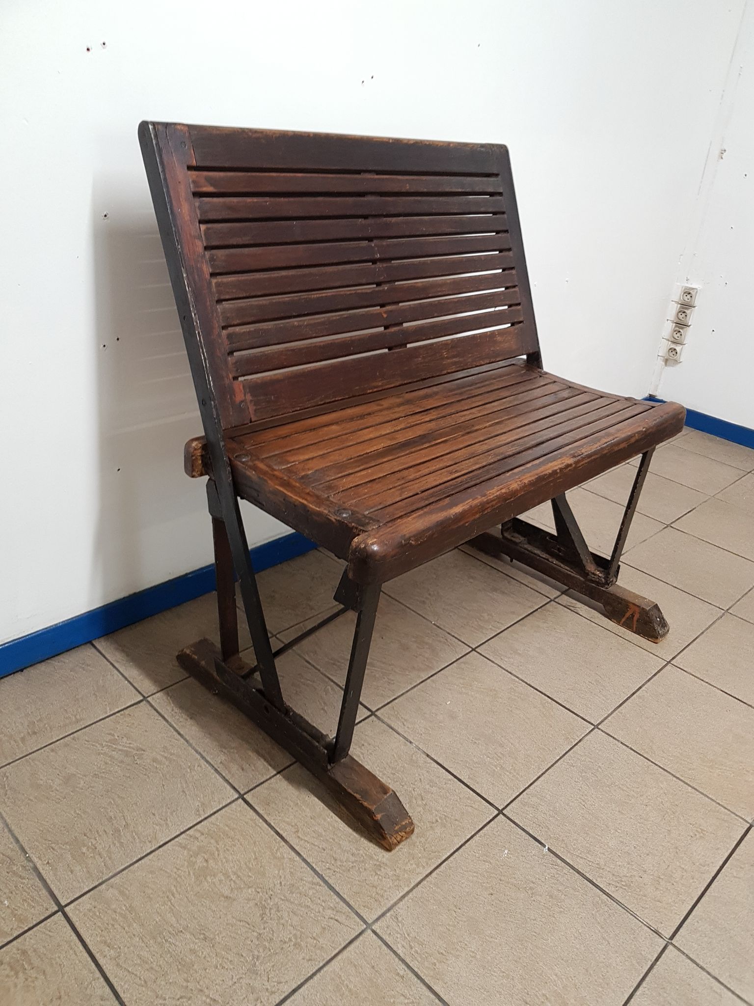 Banc de métro parisien