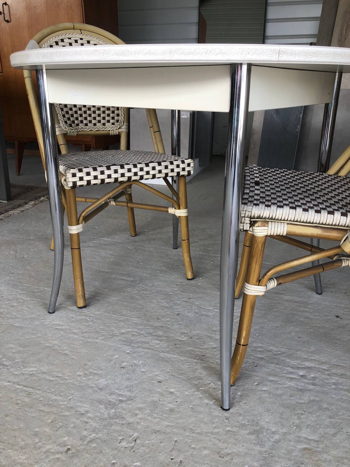 Vintage round table and 2 bistro chairs