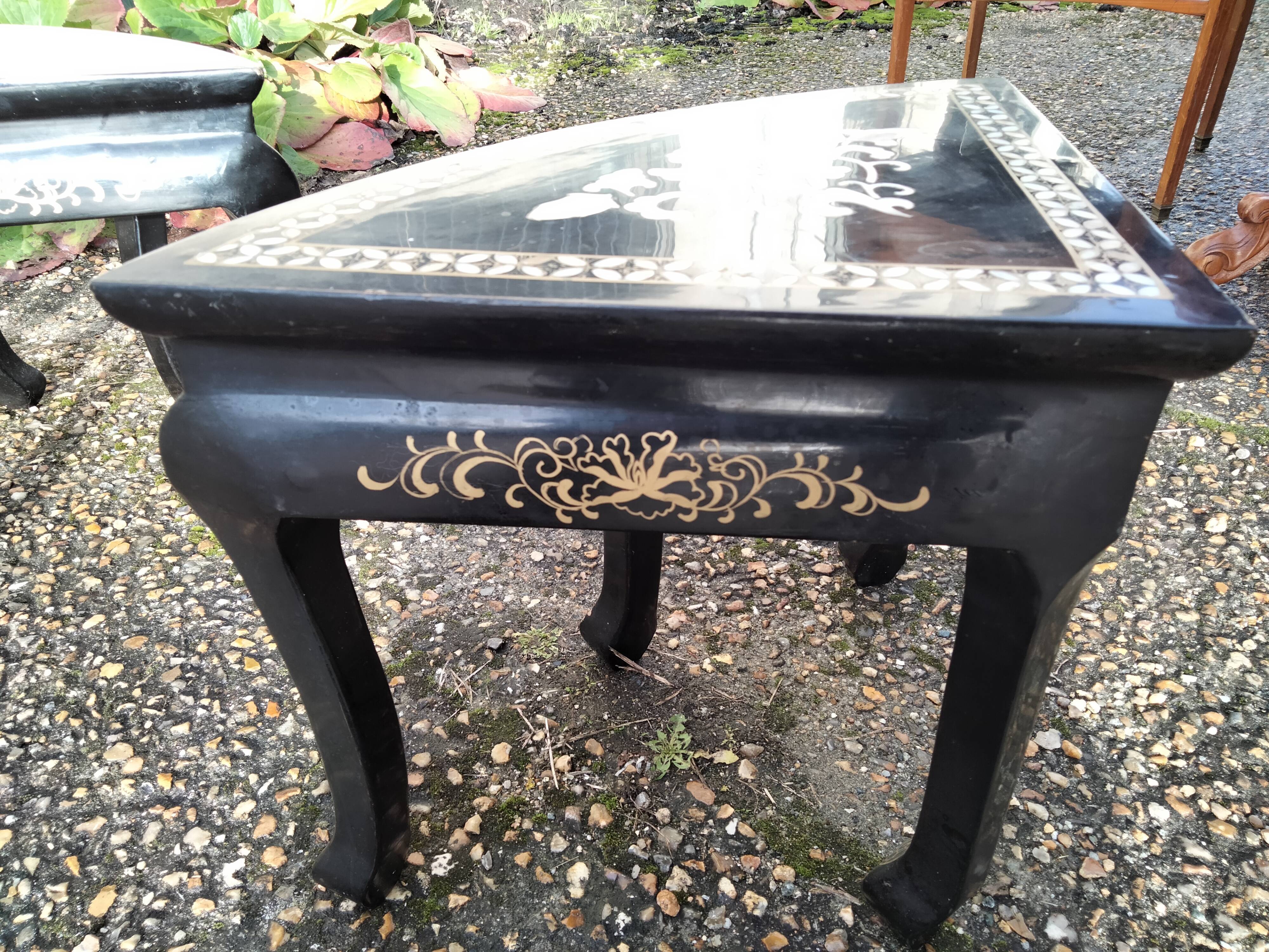 Coffee table Asian décor inlaid with vintage antique mother-of-pearl