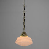 Suspension Art Nouveau en laiton et verre opalin, années 1920