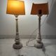 Une paire de lampe de bureau ancienne, pied marbre blanc