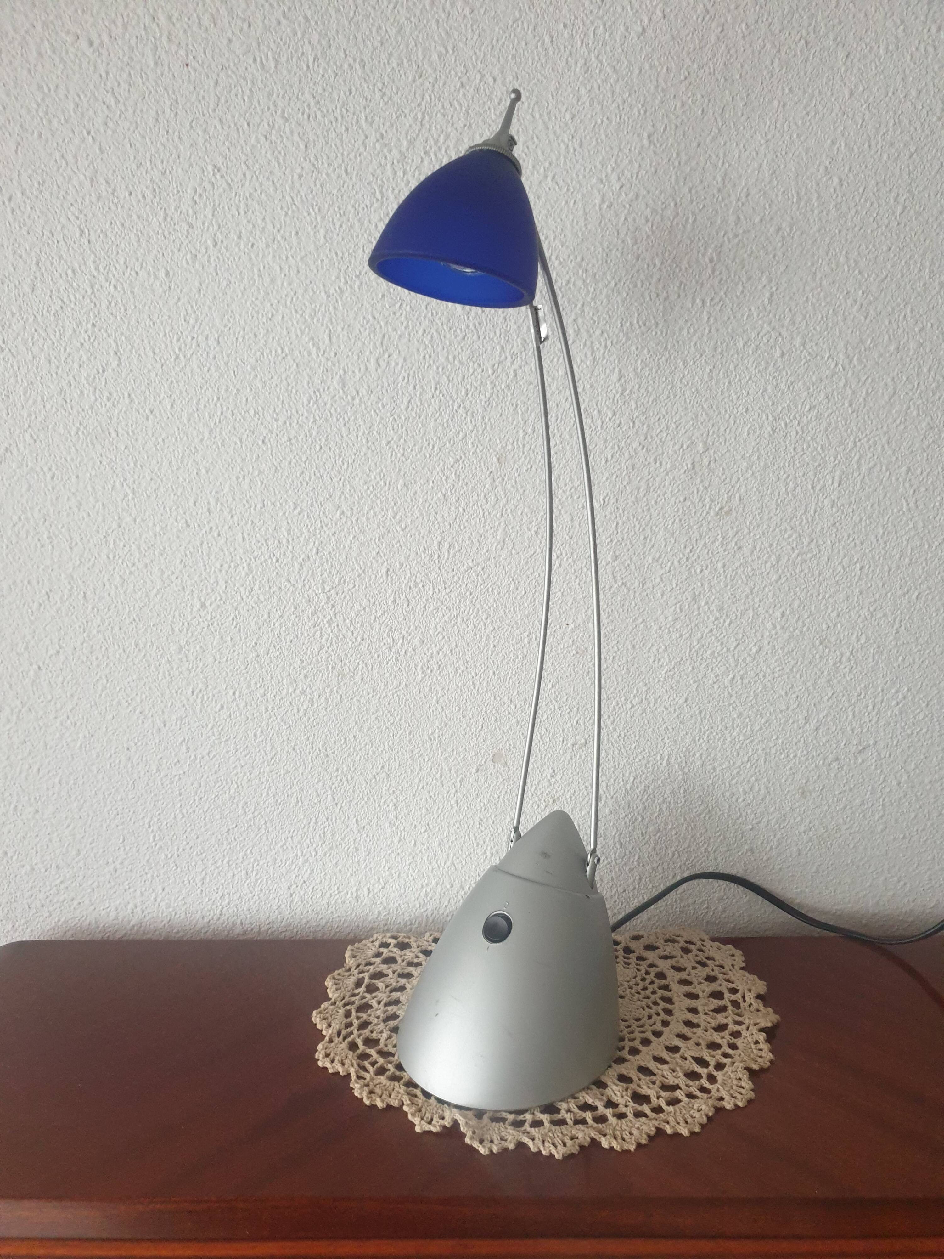 Corolla articulated reading light in blue glass