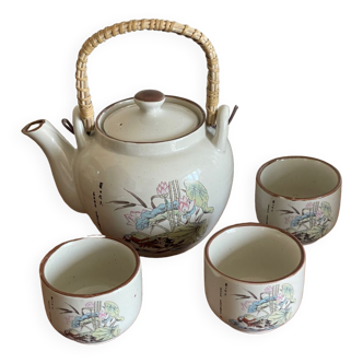 Théière et tasses style asiatique