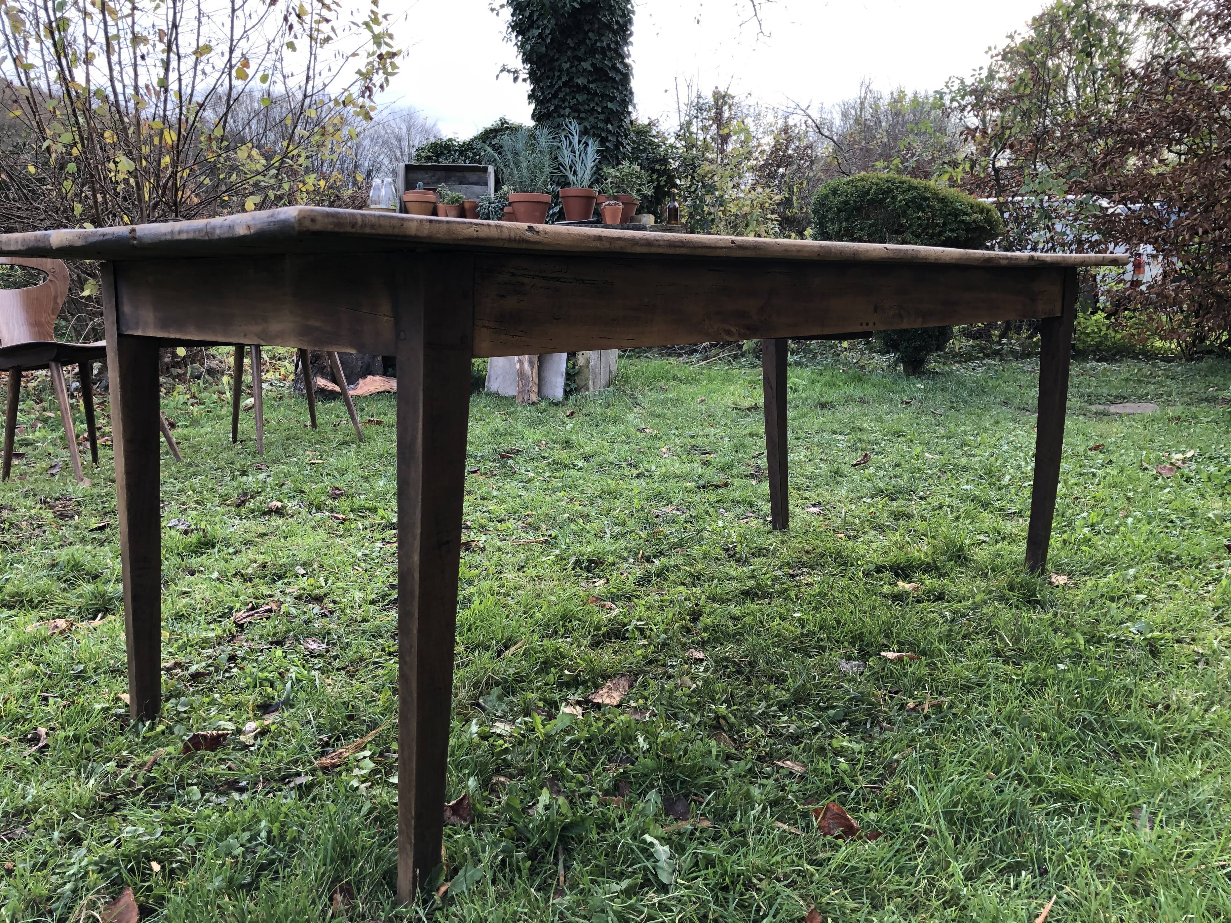 Farm table
