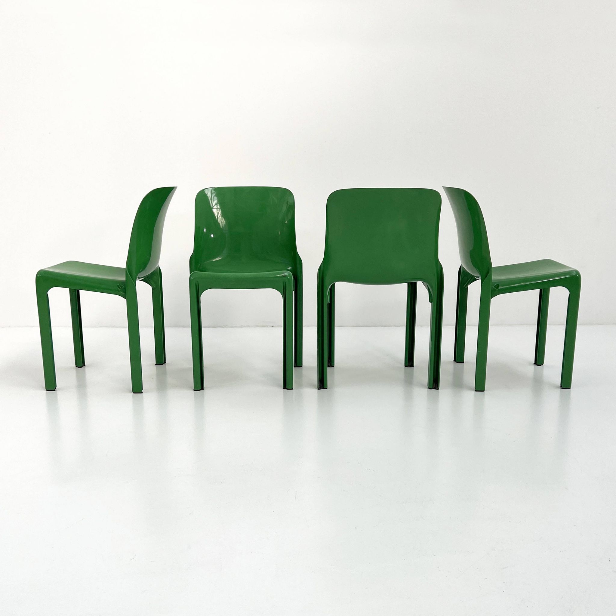 Set of 4 green Selene chairs by Vico Magistretti for Artemide, 1970