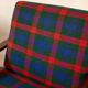 Fauteuil Knoll Antimott en noyer et tartan