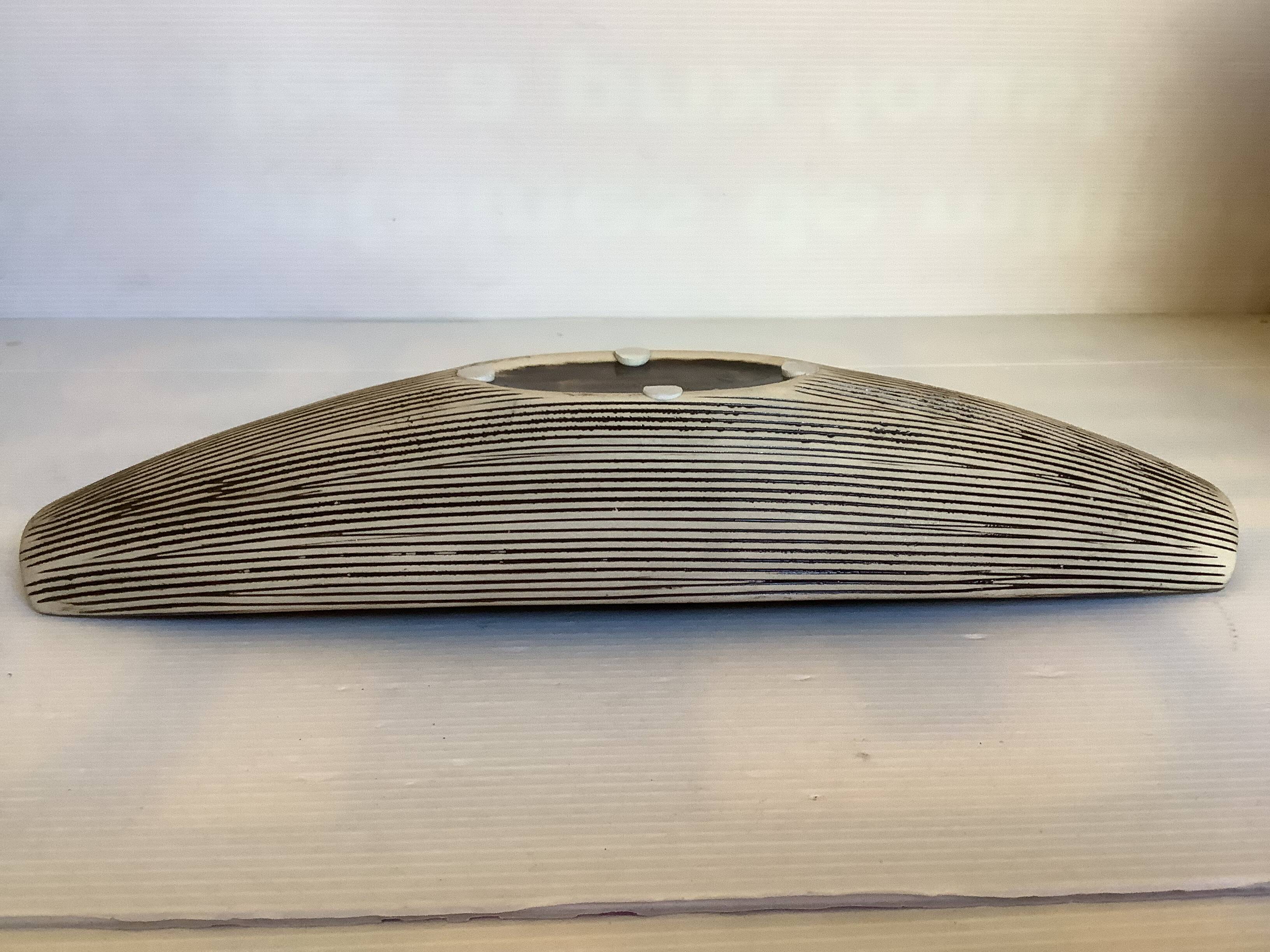 Decorative ceramic bowl