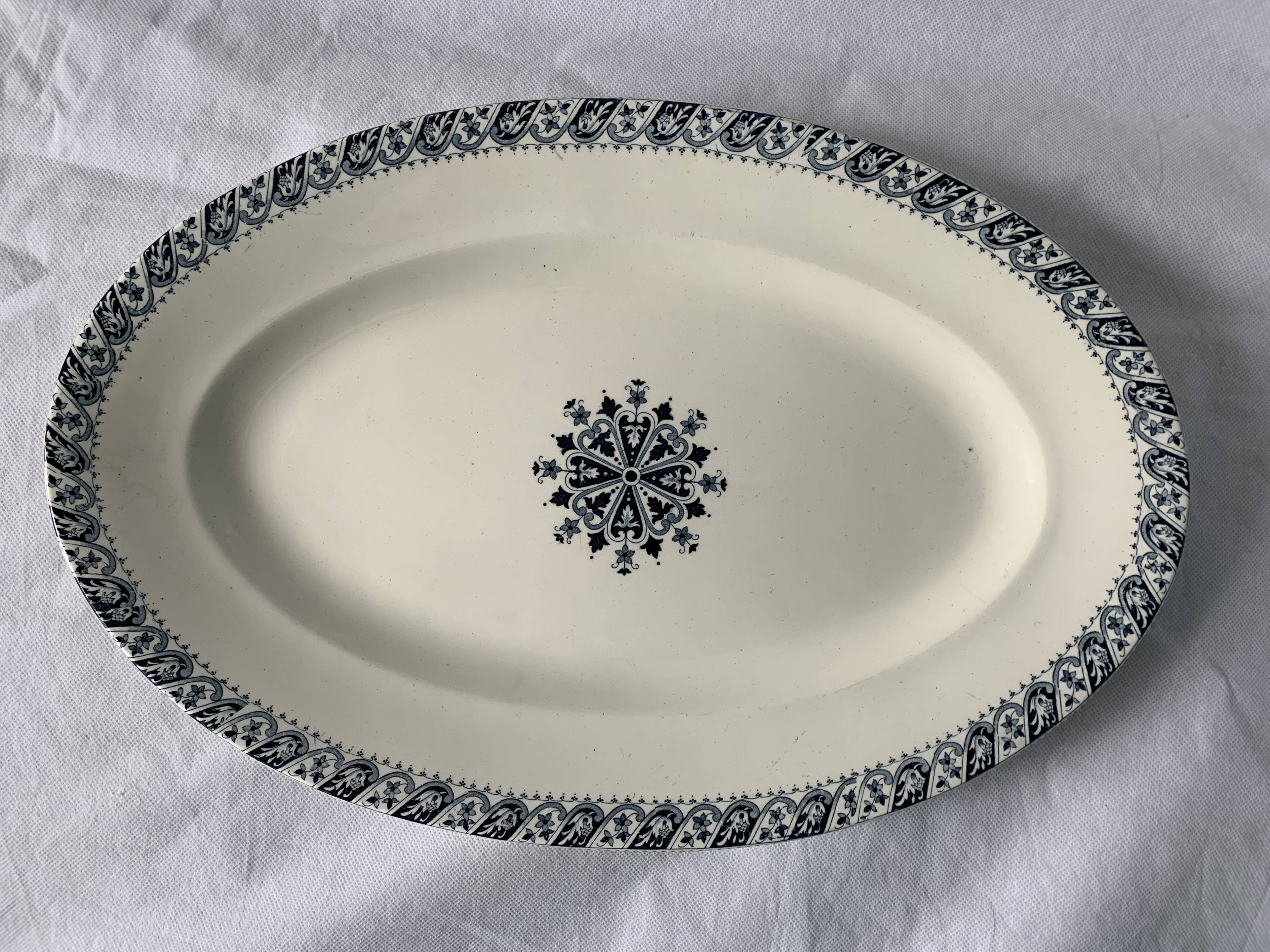 Lot of 12 old flat plates and 2 dishes, Terre de fer Henri II Salins