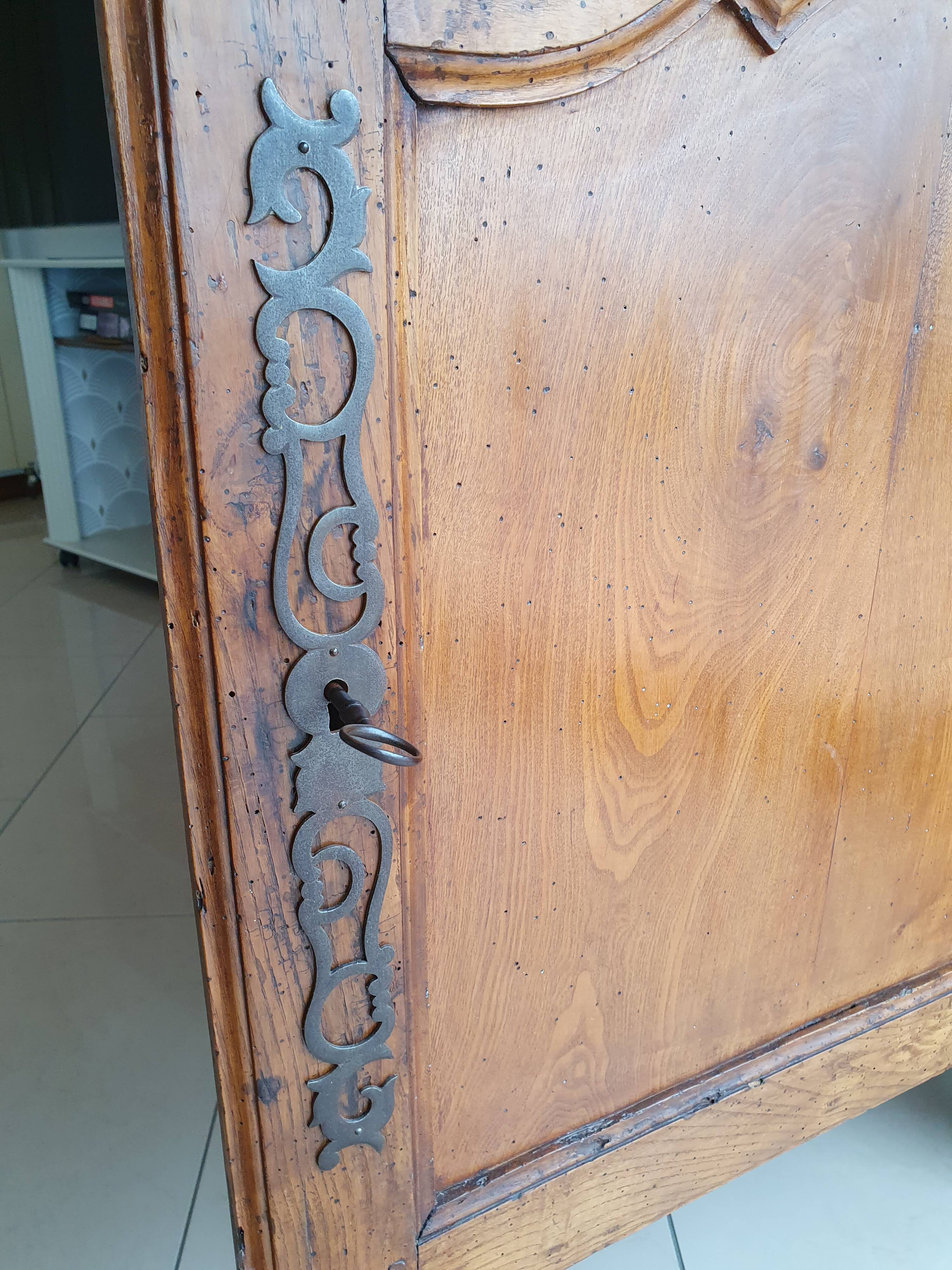 Standing man, solid oak wardrobe