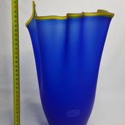 Vase handkerchief in vintage Murano glass, cobalt blue with yellow edging, 80s, 30 cm