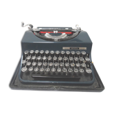 Machine à écrire  olivetti invicta