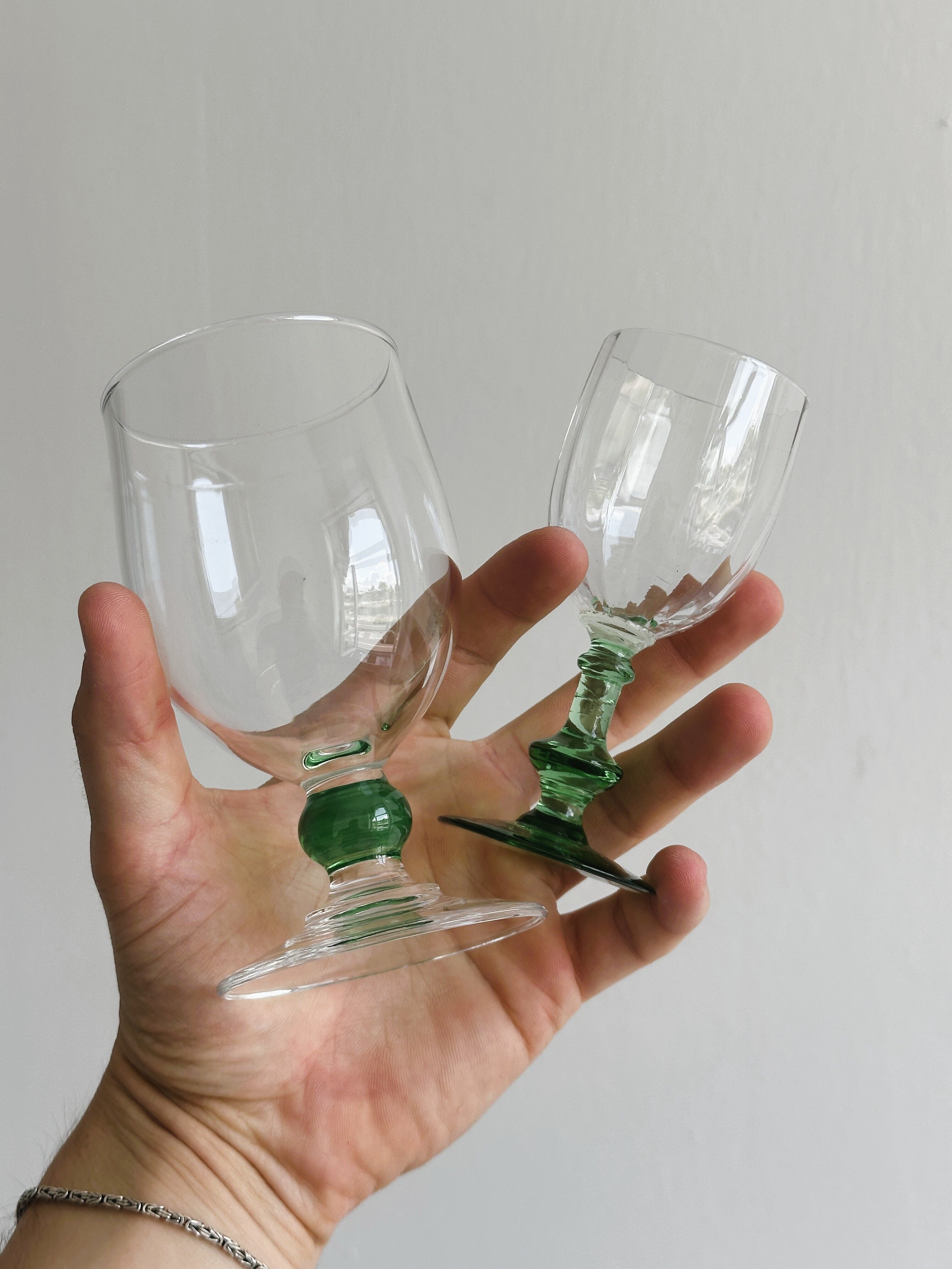 Lot de 4 verres vintage à pied vert