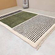 Handmade green and white Beni Ourain rug, size 1.4/2.6 m.