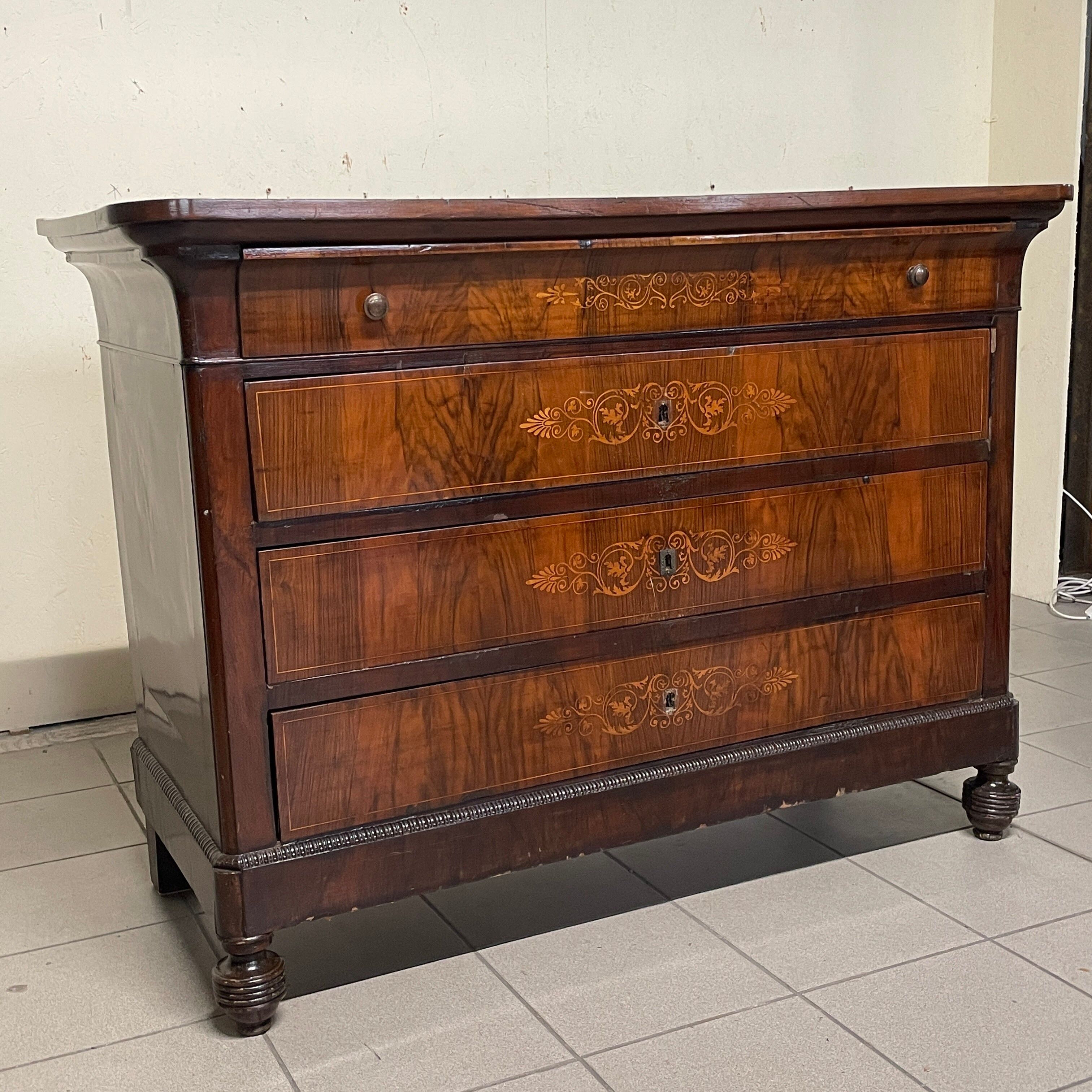 Commode en bois vintage