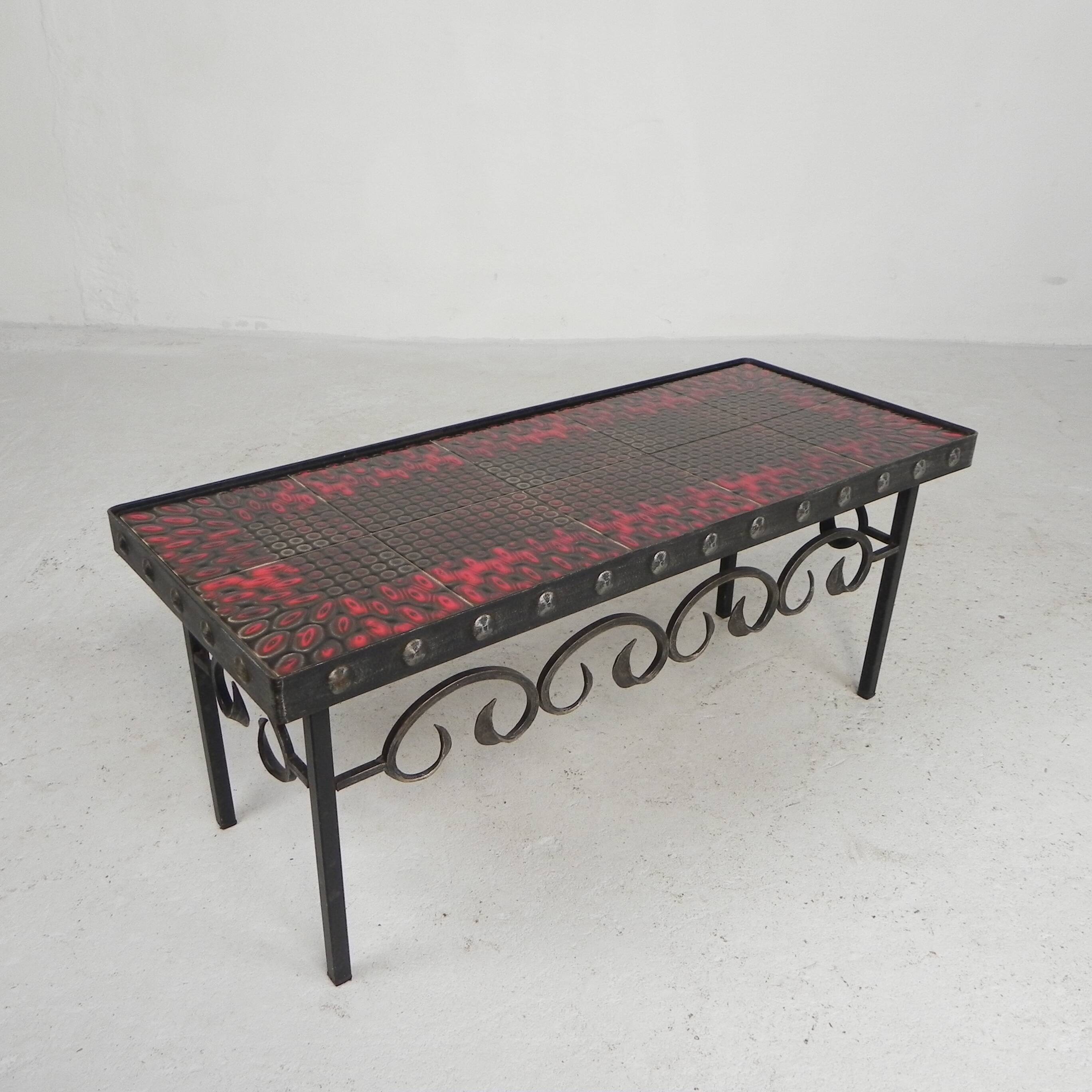 Brutalist mid-century tiled table, with 10 tiles and steel frame, 1960s.