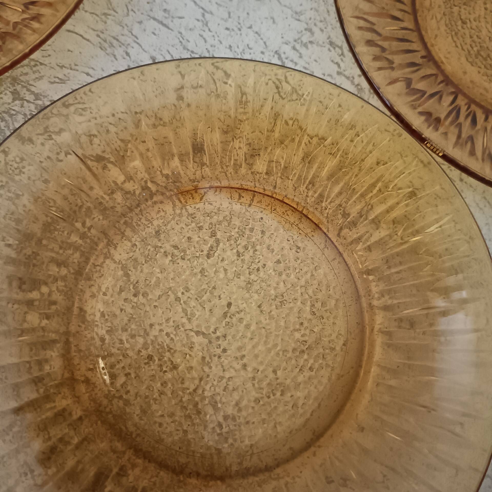 Twelve amber sunflower plates Vereco