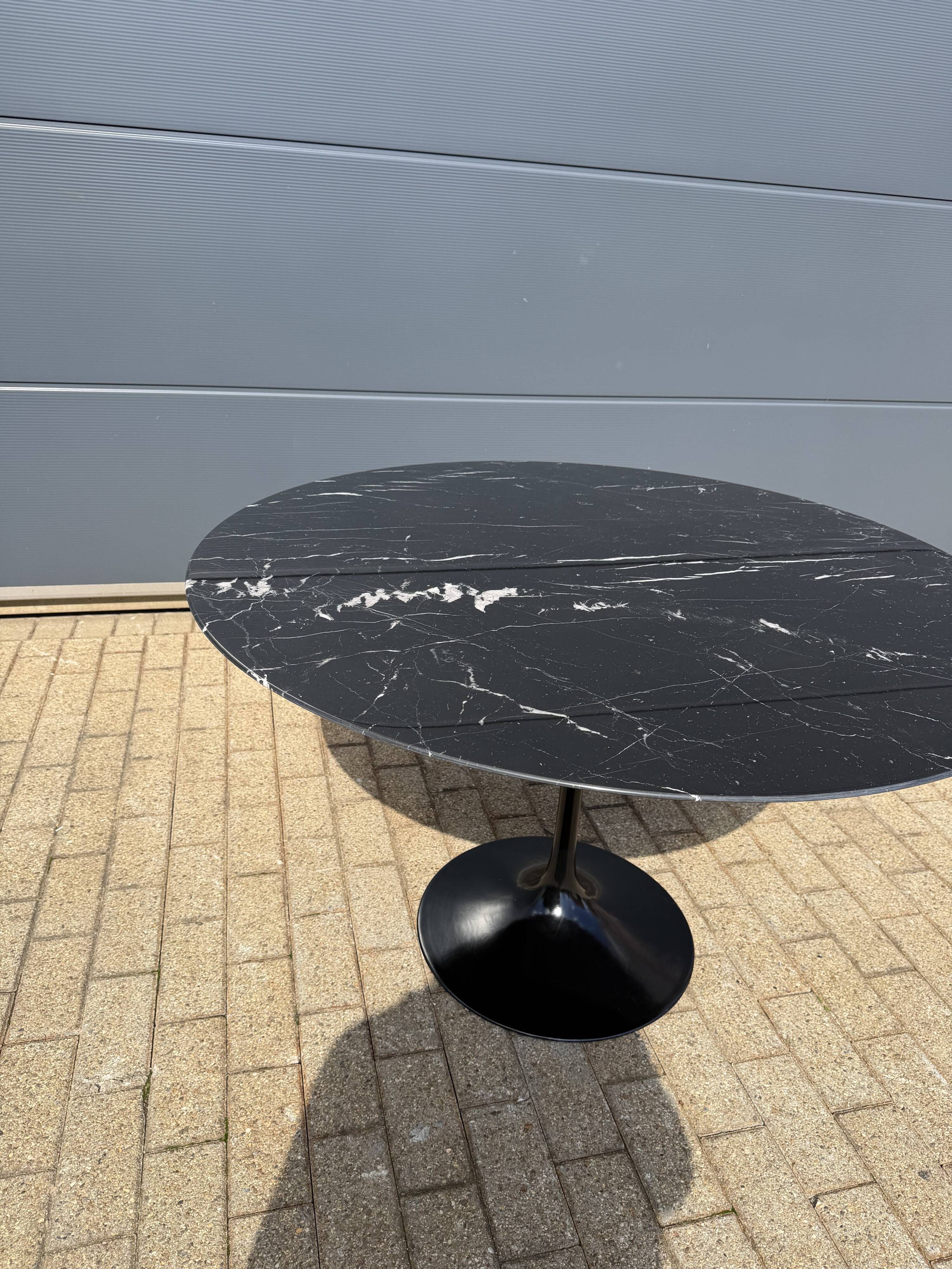 Original Knoll Tulip dining table (120cm) Nero Marquina glossy LIKE NEW!