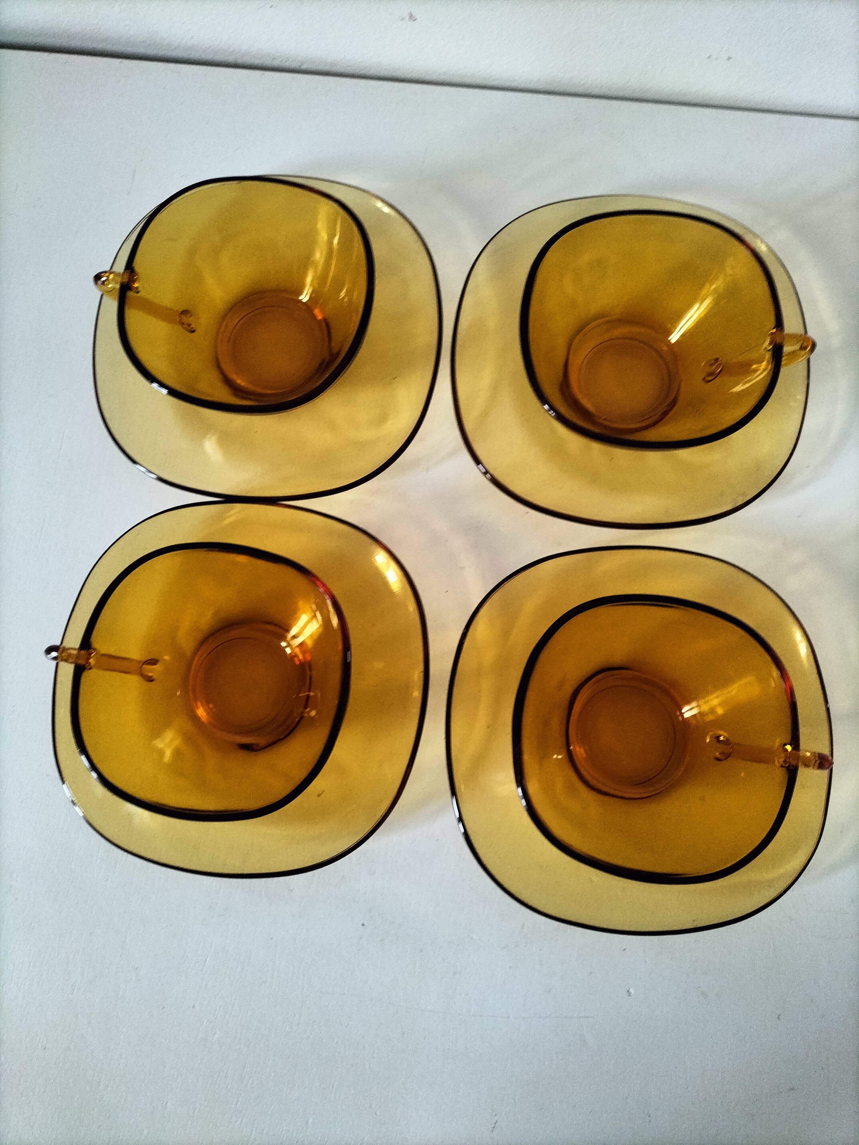 4 cups and saucers VERECO amber