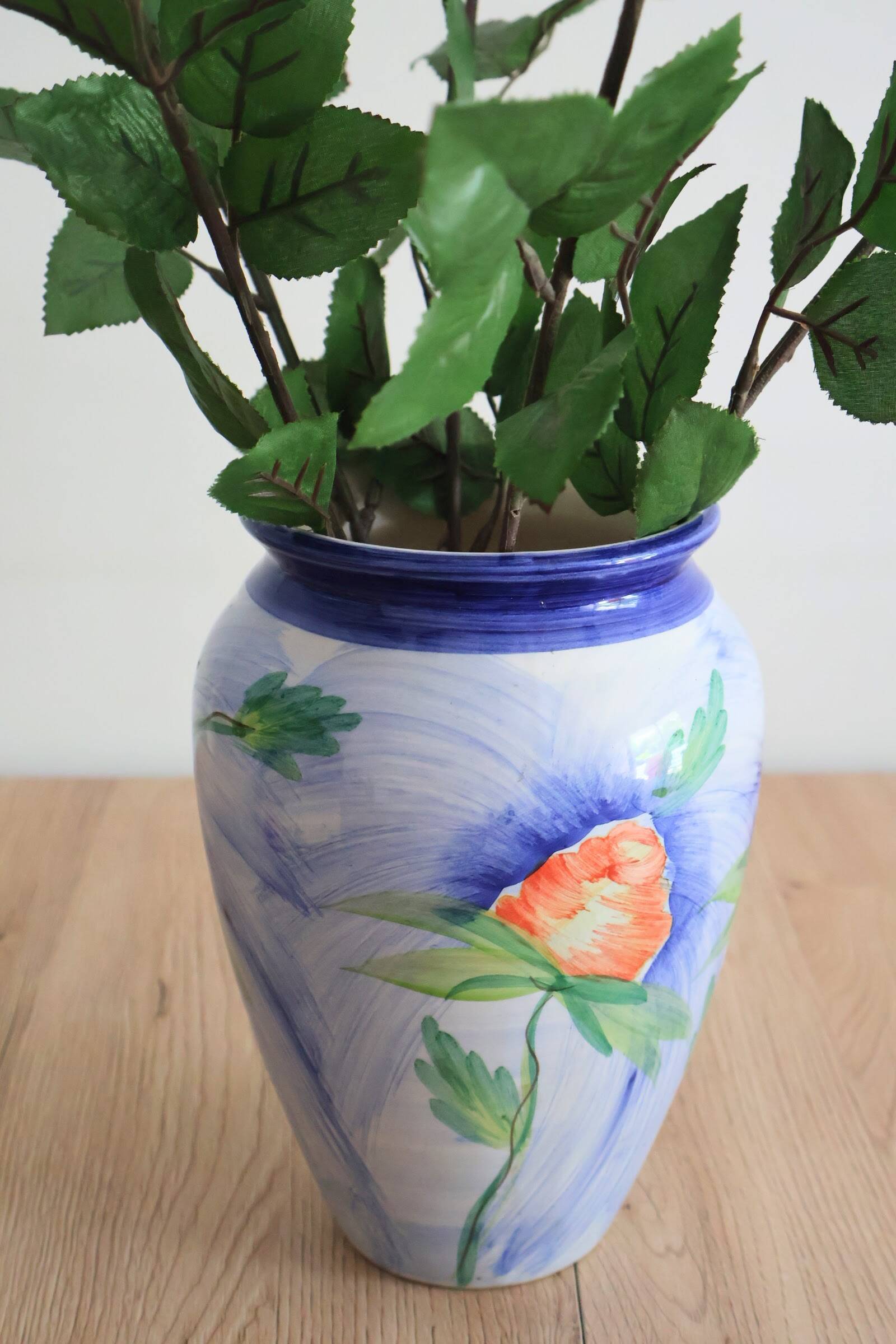 Vase à fleurs en céramique décor floral