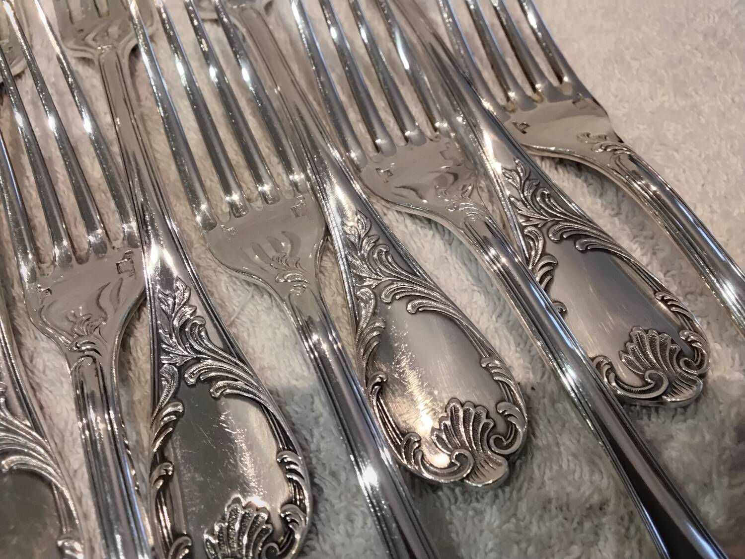 12 silver plated table forks by Christofle Marly, 20.7cm