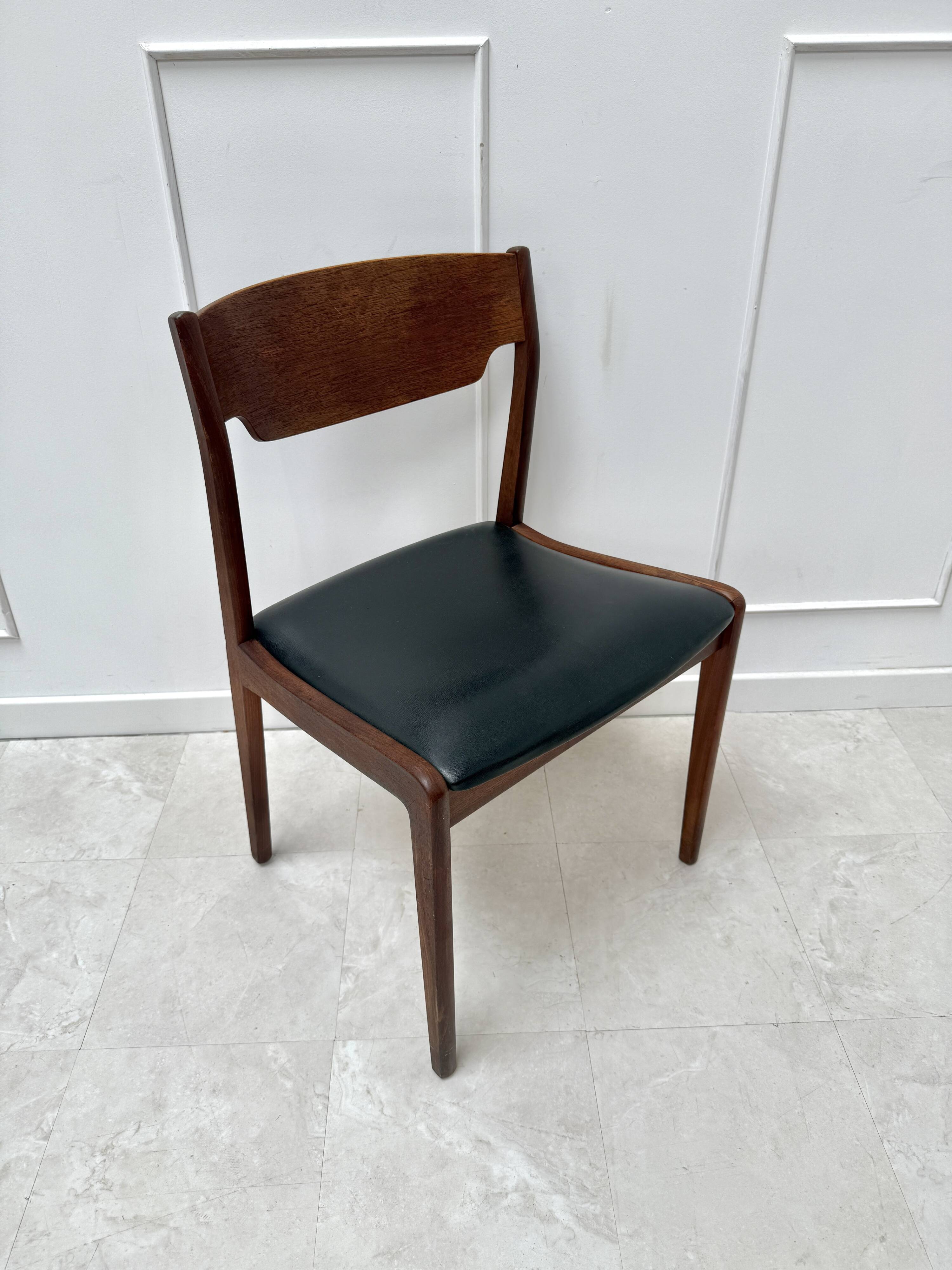 Chaise scandinave en teck