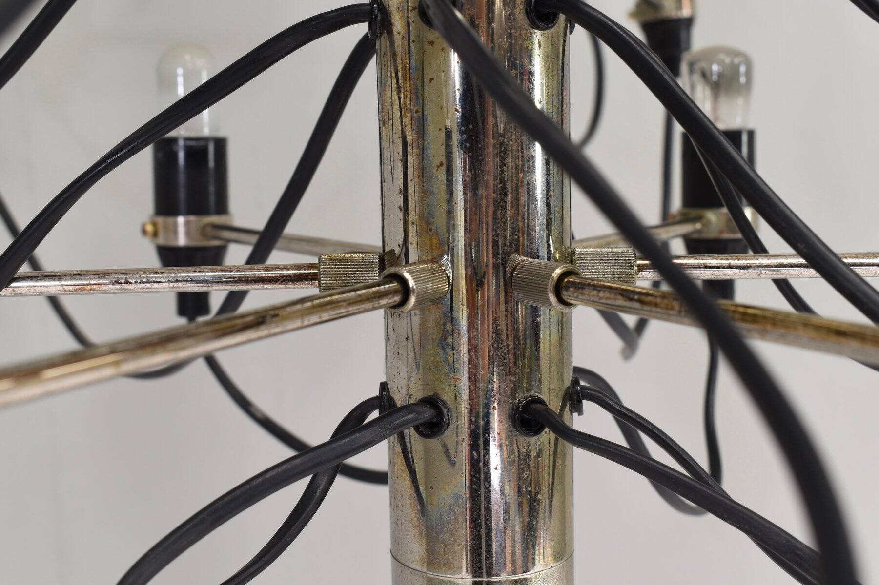 Chandelier en laiton par Gino Sarfatti pour Arteluce, années 1950.
