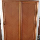 Parisian wardrobe with sliding doors