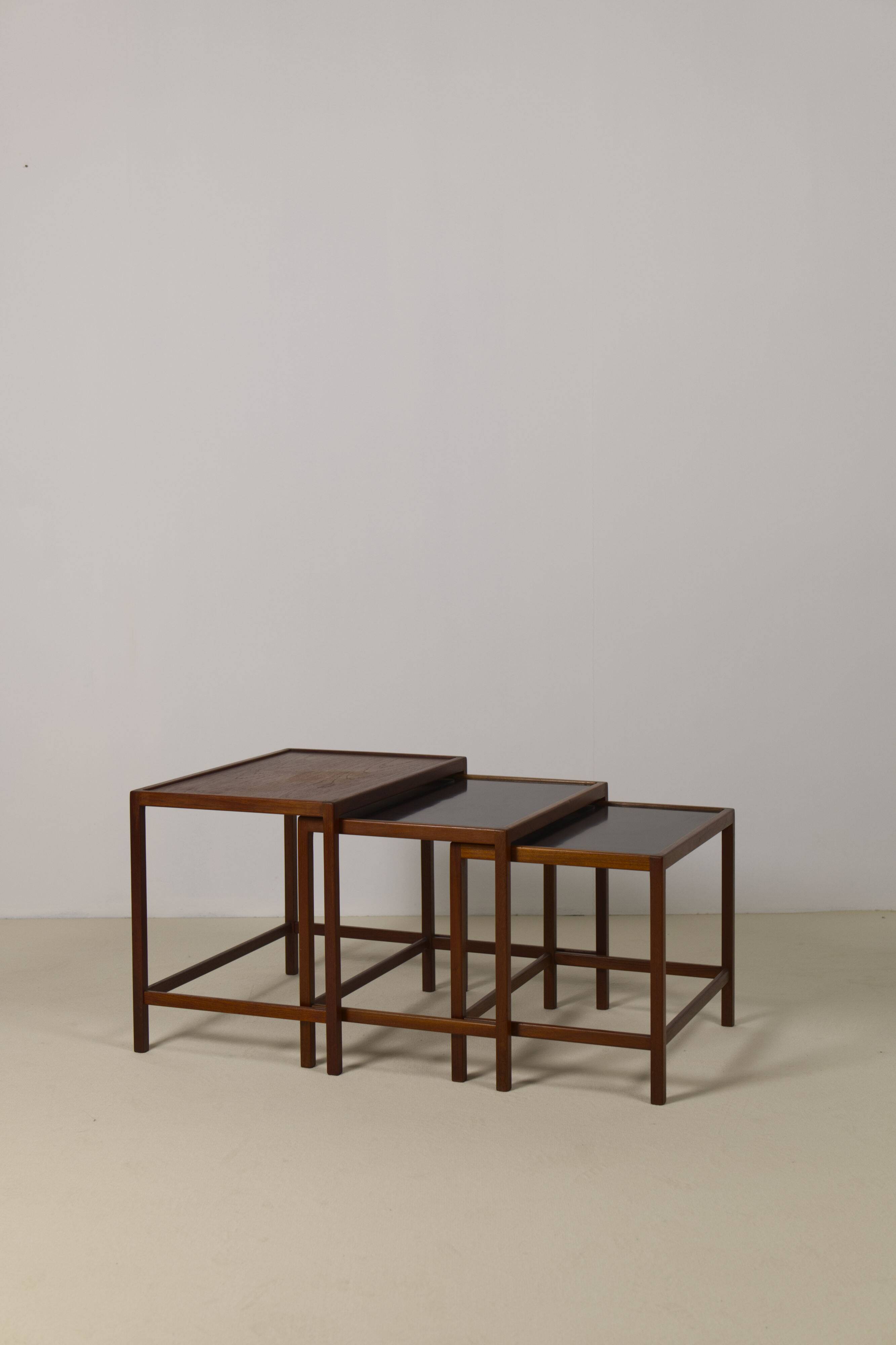 Ensemble de tables gigognes en teck de Kurt Østervig, Danemark, années 1960