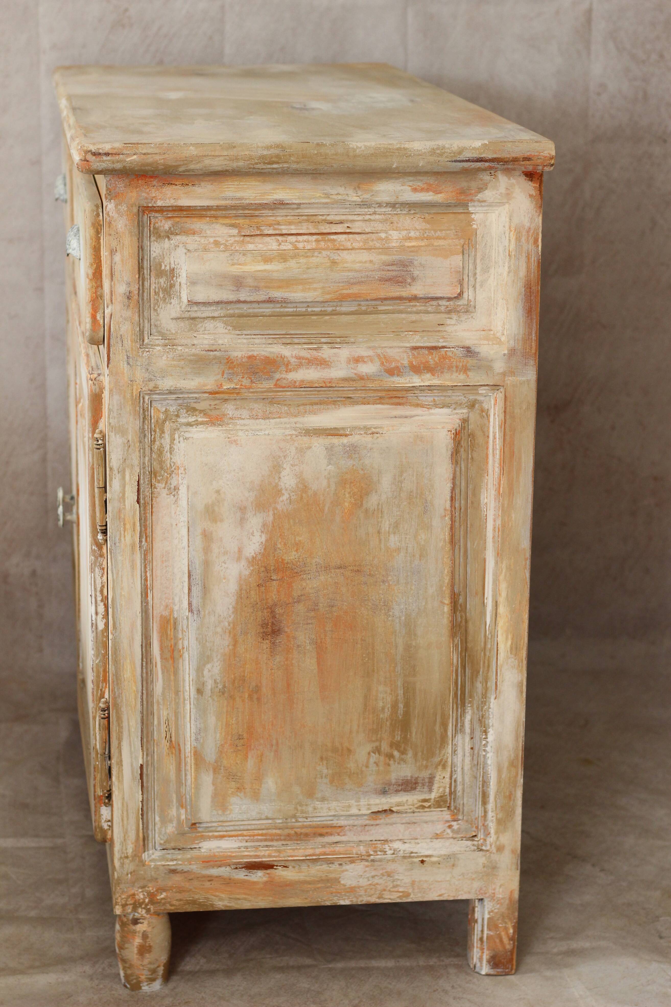 Buffet parisien patiné