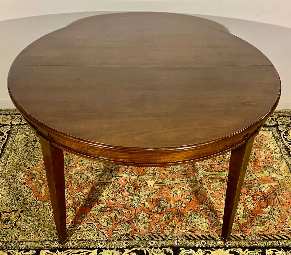 Mahogany round table with extension