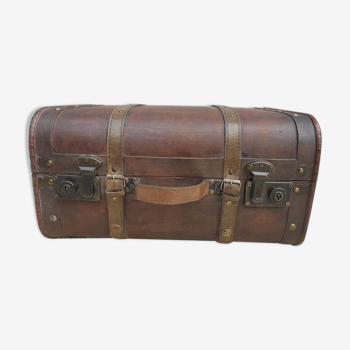 Decorative poplar suitcase with 2 clasps