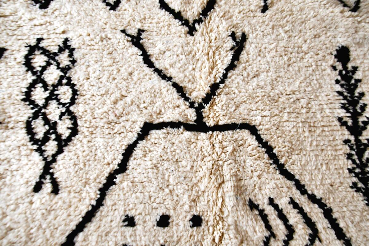 Azilal Moroccan Berber rug 250 x 146 cm New